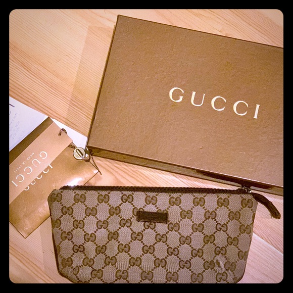 Gucci Handbags - Authentic Gucci Clutch